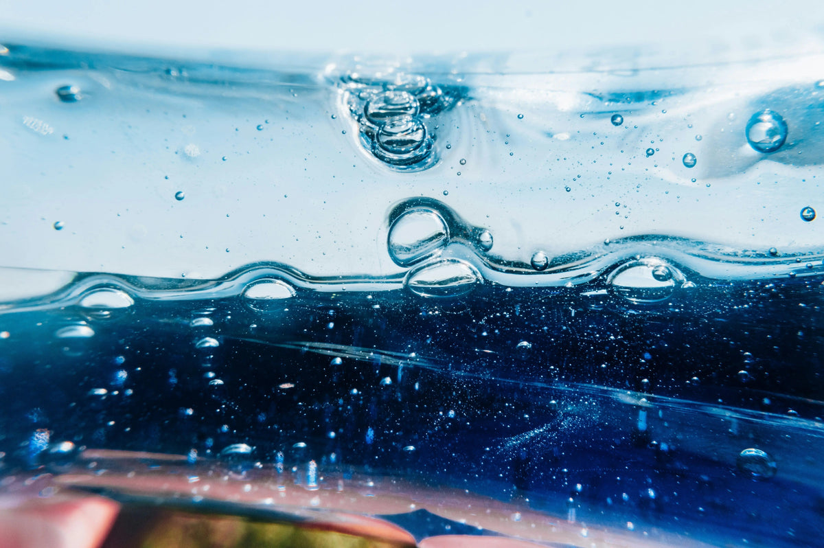 Clear water-based lubricant with bubbles